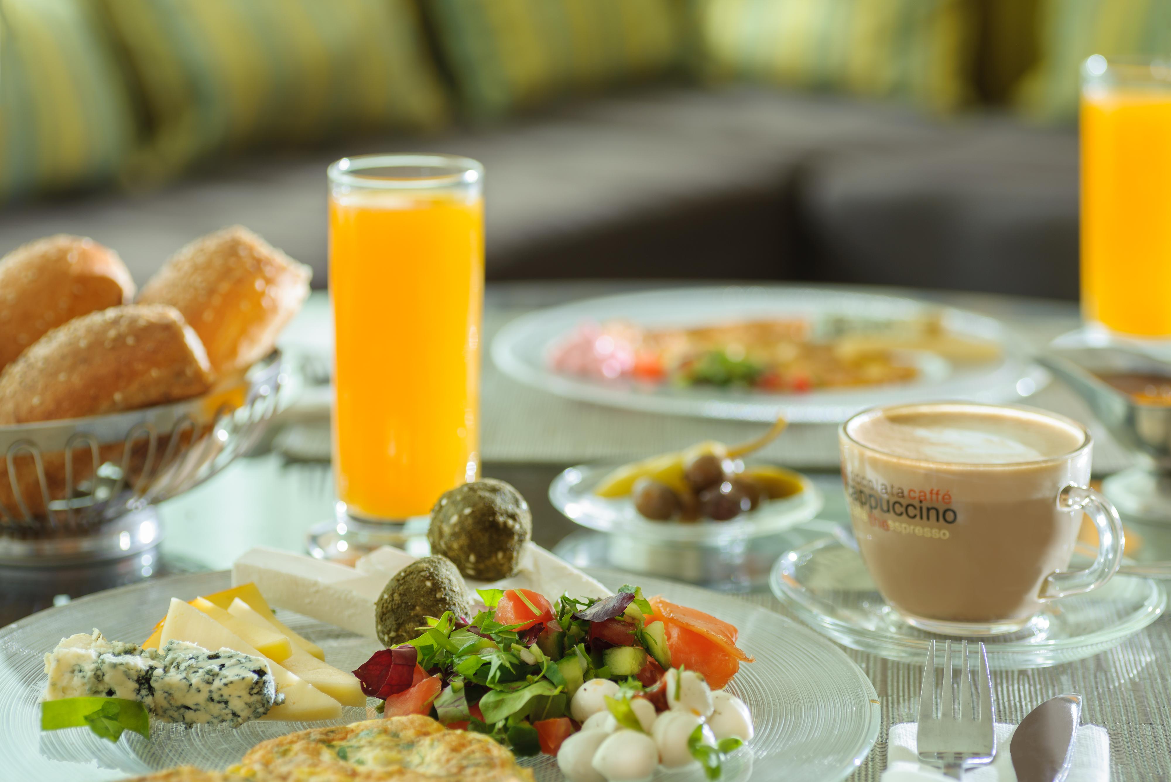 U Magic Palace Eilat Esterno foto A typical Italian breakfast