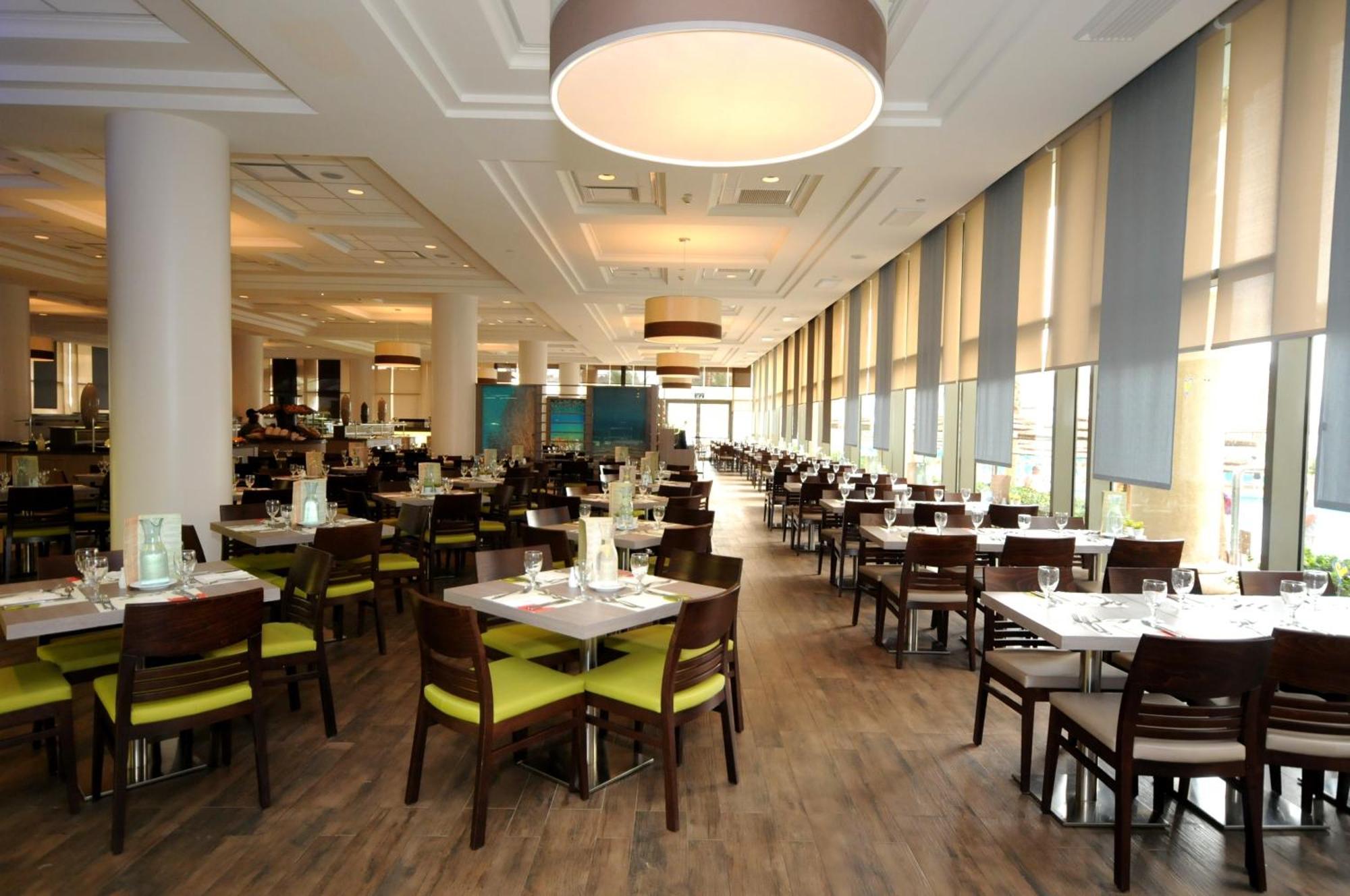 U Magic Palace Eilat Esterno foto The restaurant