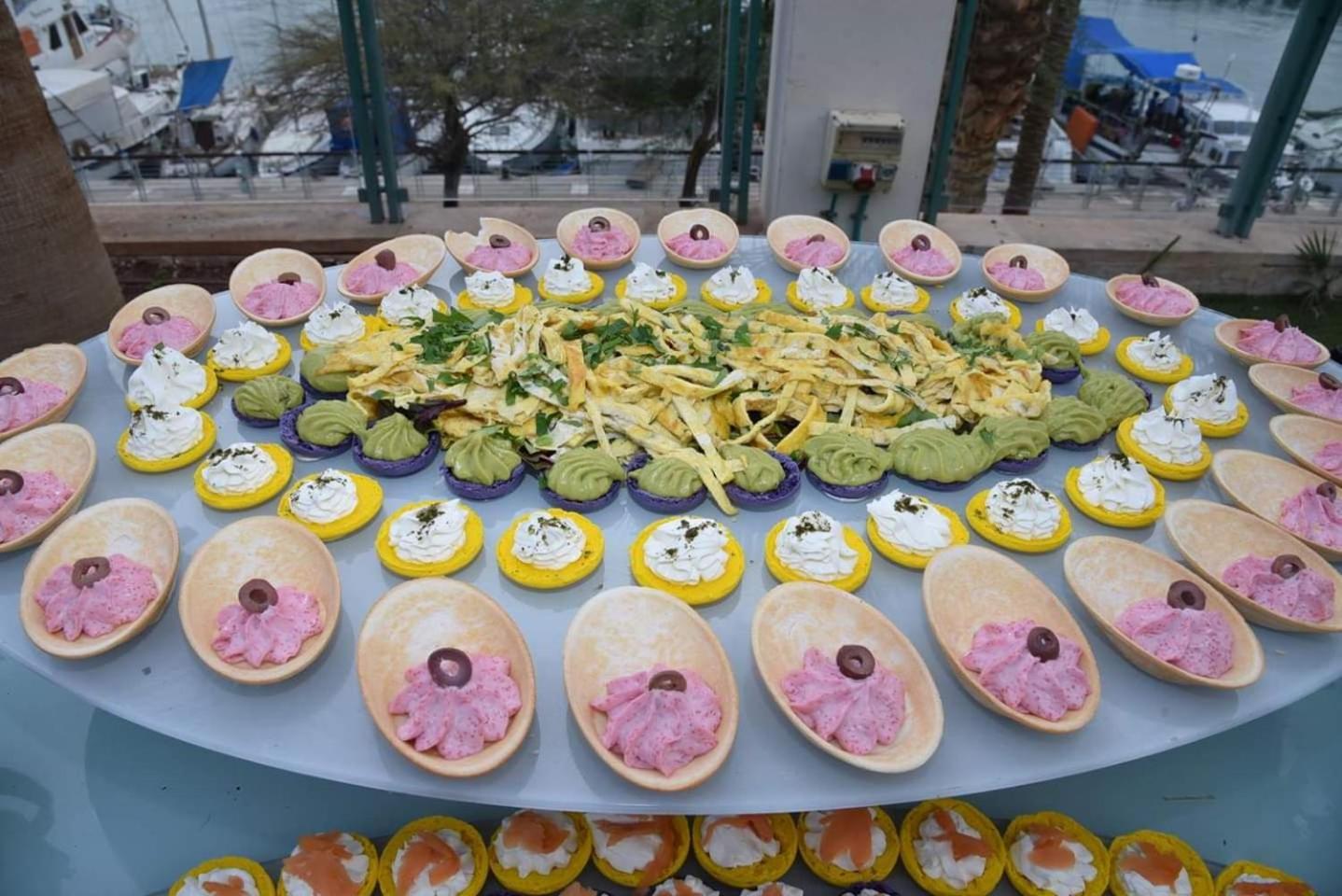 U Magic Palace Eilat Esterno foto A selection of tapas
